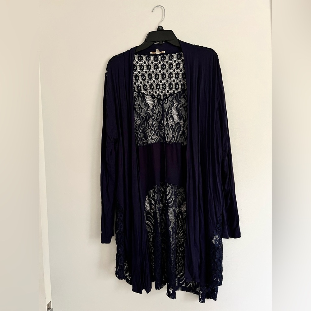 María Gabrielle Woman’s Cardigan.